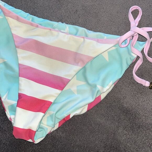 WILDFOX Swim American Girl Bikini Bottom Reversible Swimsuit Rare Vintage Flag M - Picture 15 of 16